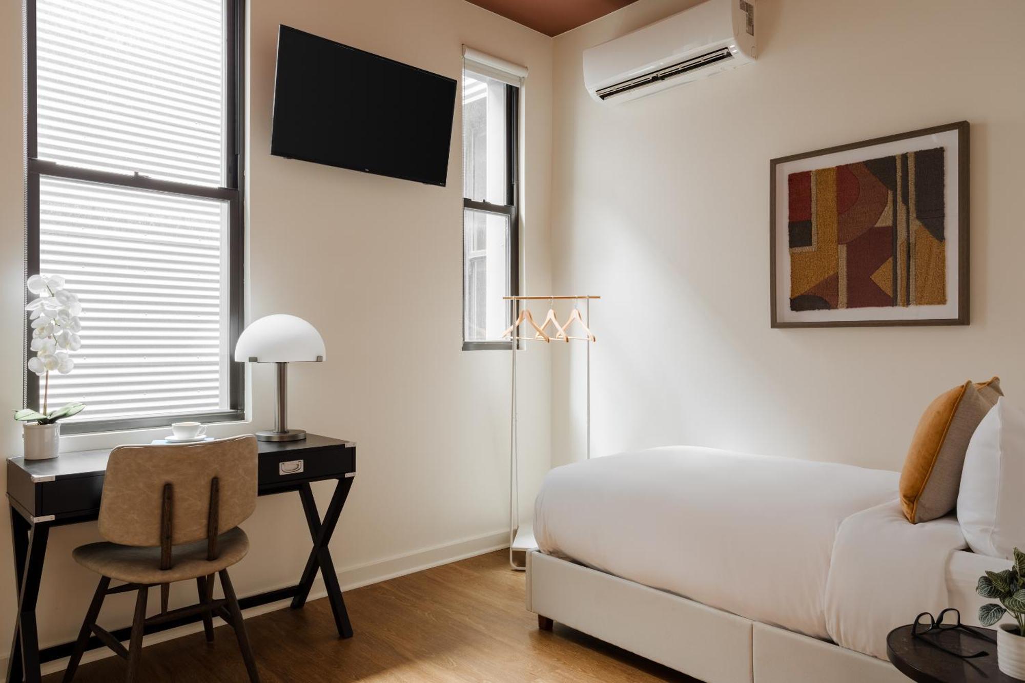 Found Hotel Chicago River North Экстерьер фото