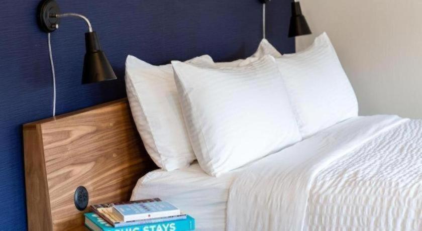 Found Hotel Chicago River North Экстерьер фото