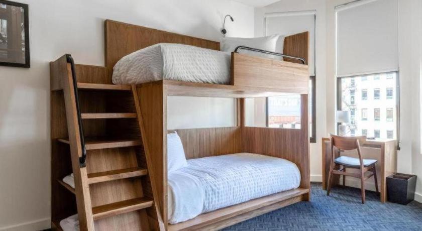 Found Hotel Chicago River North Экстерьер фото